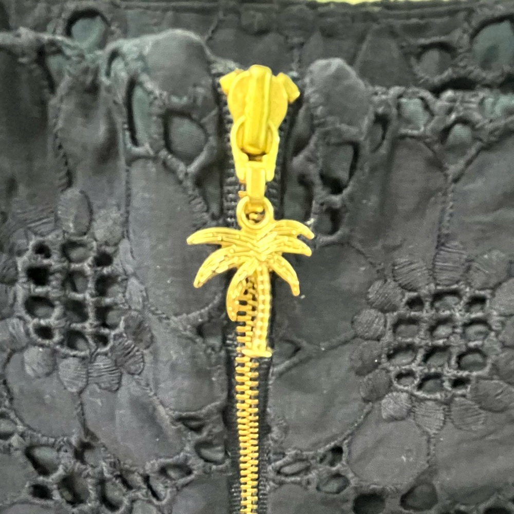 Lilly Pulitzer Navy Blue Mini Skirt Size 4 Lace Design and Gold Palm Tree Zipper - Picture 4 of 6